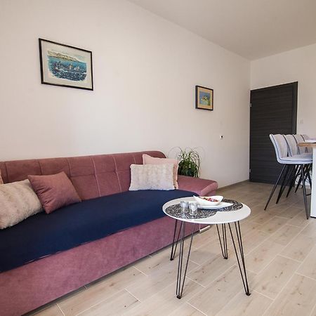 Family Apartments Brach 볼 외부 사진