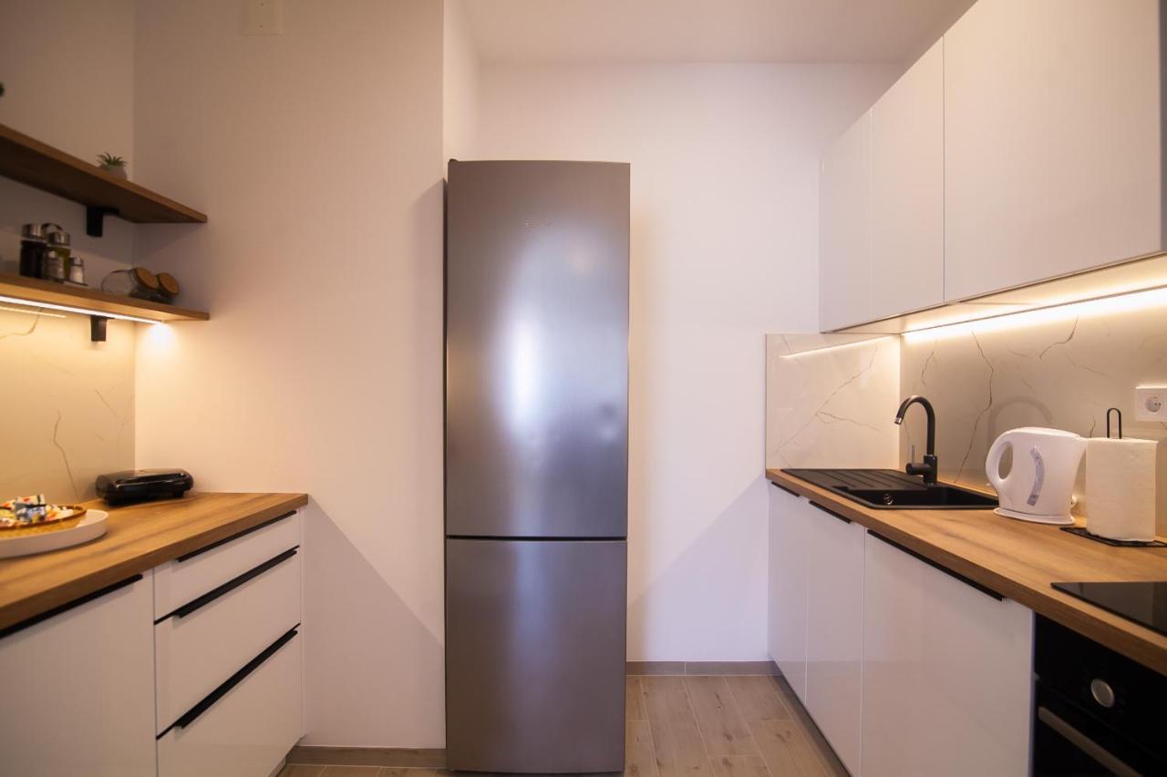 Family Apartments Brach 볼 외부 사진