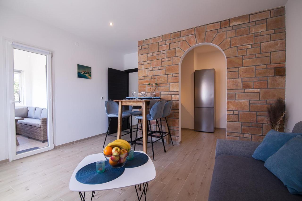 Family Apartments Brach 볼 외부 사진
