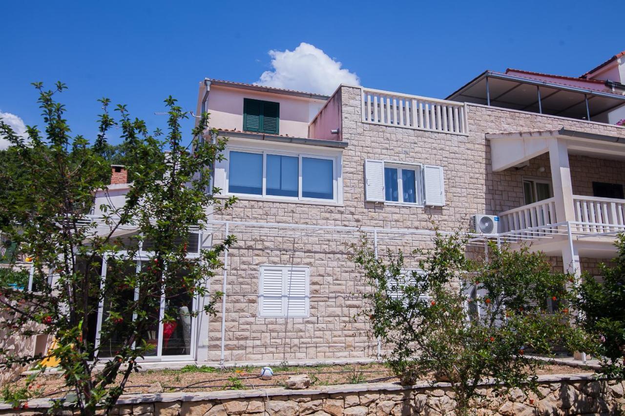 Family Apartments Brach 볼 외부 사진