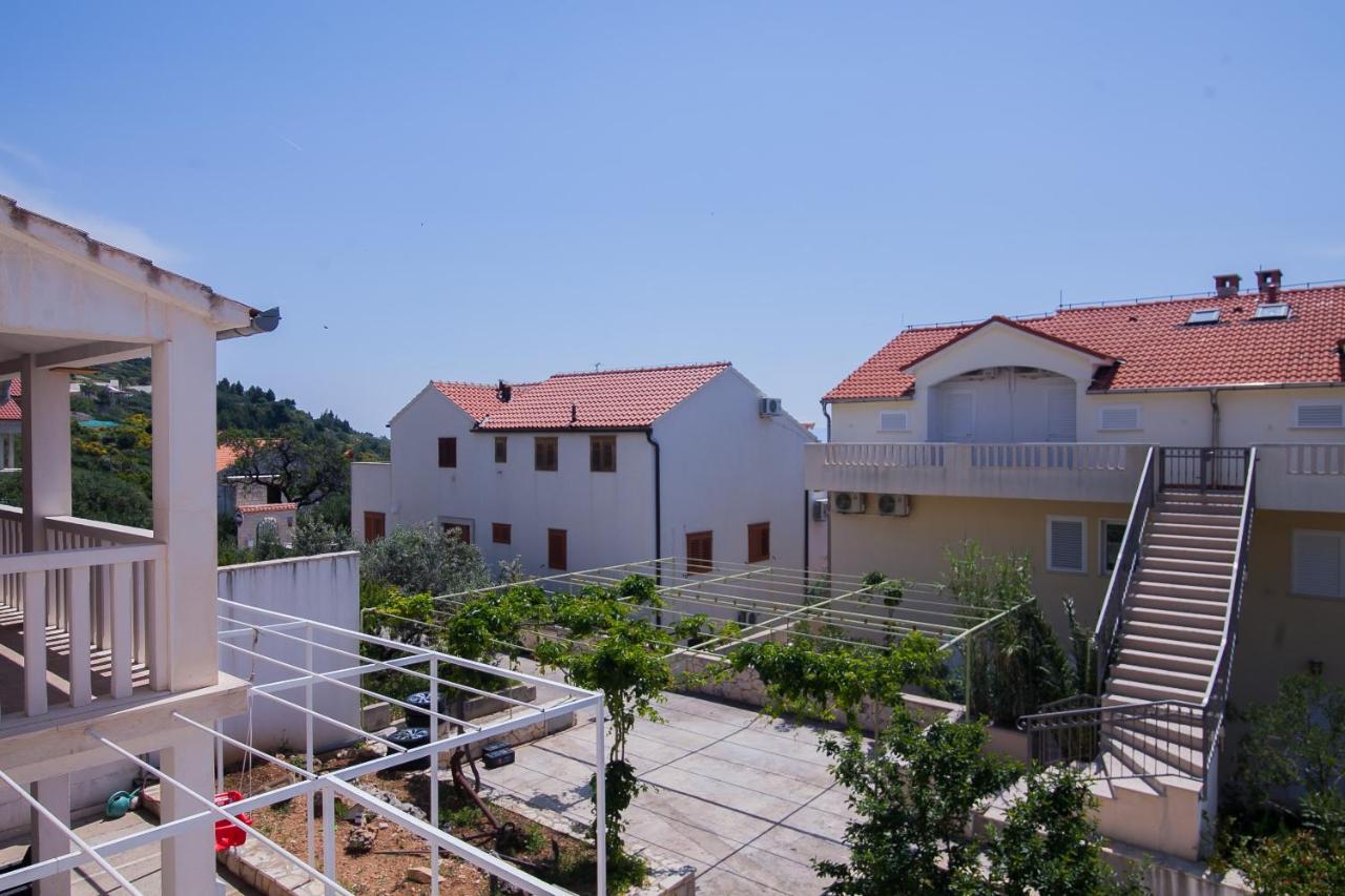 Family Apartments Brach 볼 외부 사진