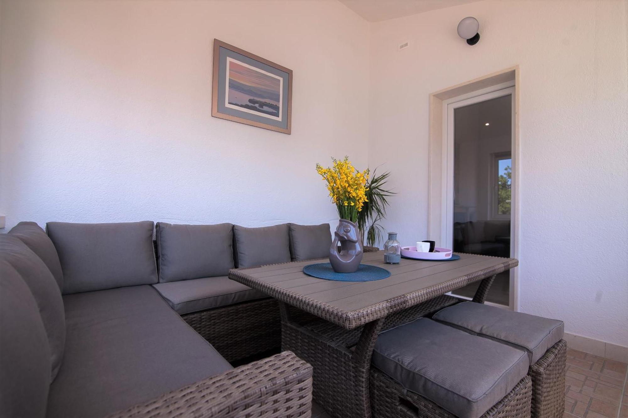 Family Apartments Brach 볼 외부 사진