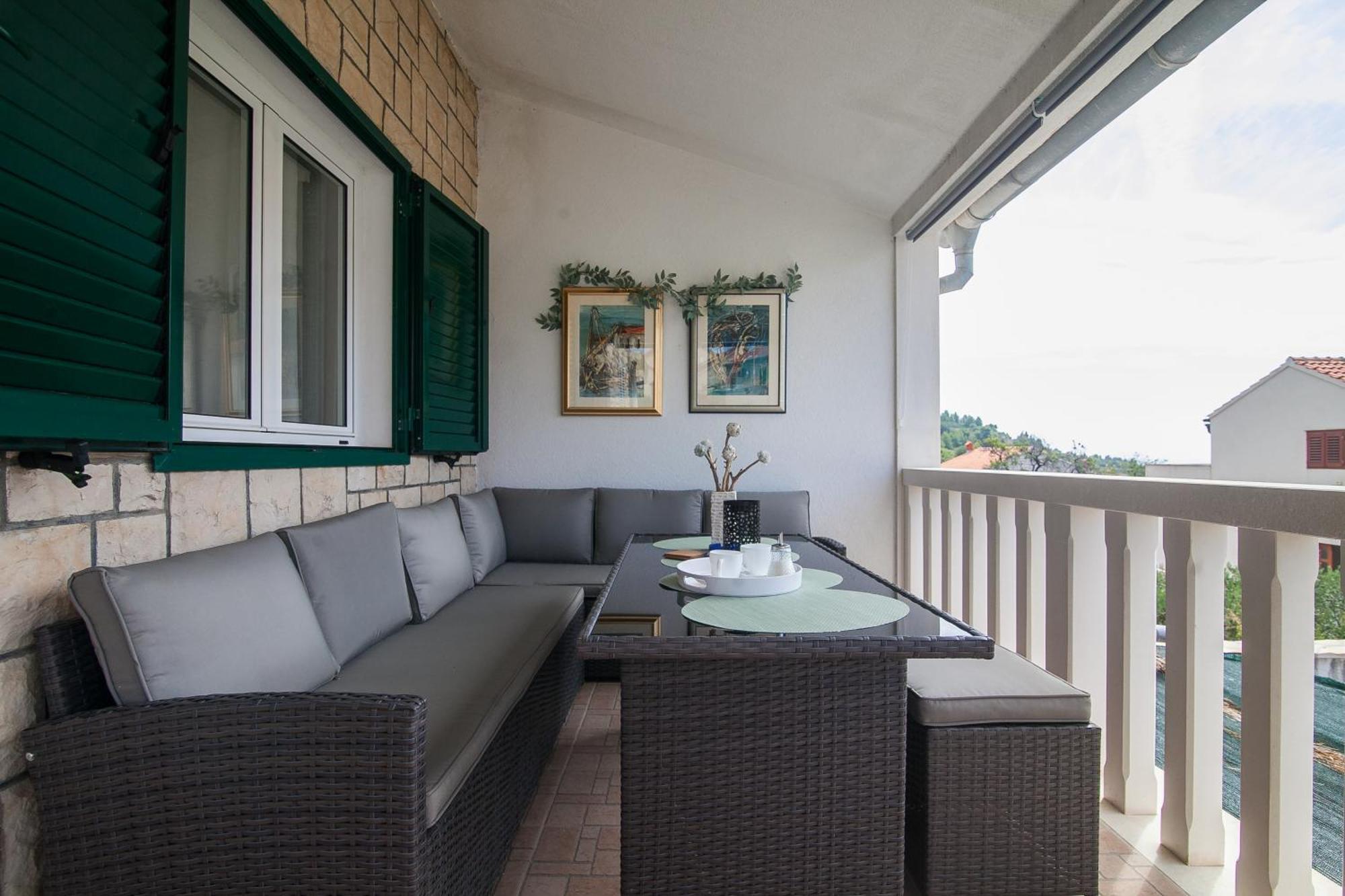 Family Apartments Brach 볼 외부 사진
