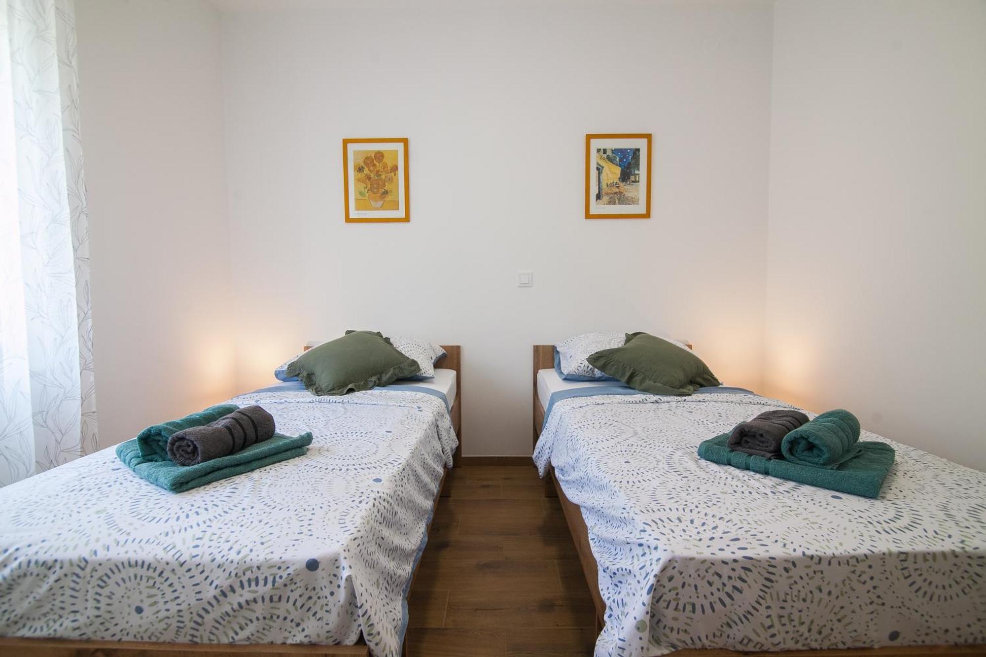 Family Apartments Brach 볼 외부 사진